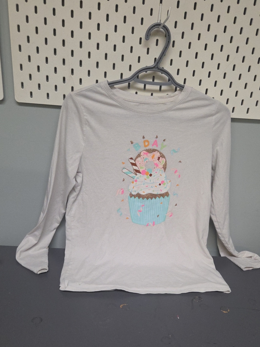 Girls' Cream Long-Sleeve Cupcake Graphic Top